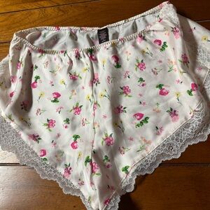 VS Floral Lace Trim Shorts